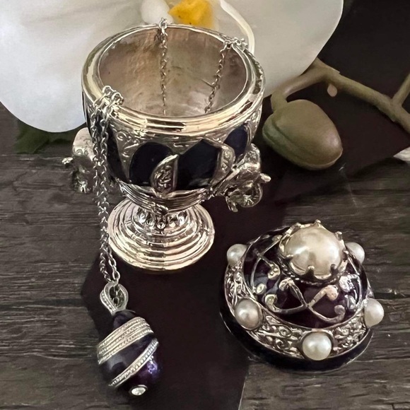 ANTIQUE TRINKET EGG - Picture 3 of 5